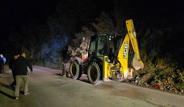 Bursa'da Heyelan Yol Kapattı