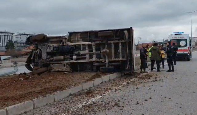 Çorum'da korkutan kamyonet kazası