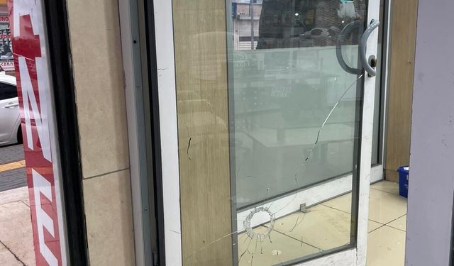 Diyarbakır'da eczaneye silahlı saldırı