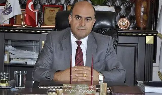 Eski belediye başkanını oğlu öldürdü