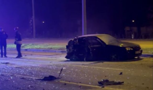 Karşı şeride geçe otomobil TIR ile çarpıştı