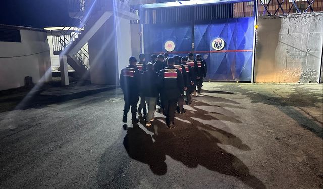 Nevşehir'de ruhsatsız silah operasyonunda 6 kişi tutuklandı