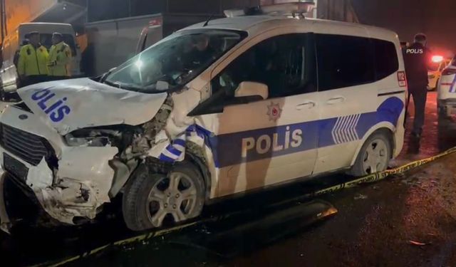 Polis aracı kazaya karıştı