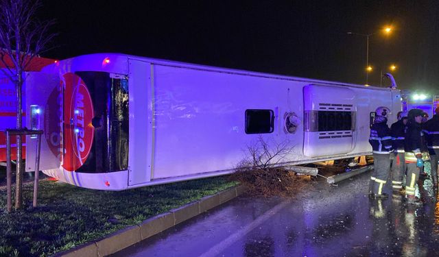 Samsun'da Yolcu Otobüsü Devrildi