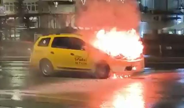 Sivas'ta taksi, alev aldı