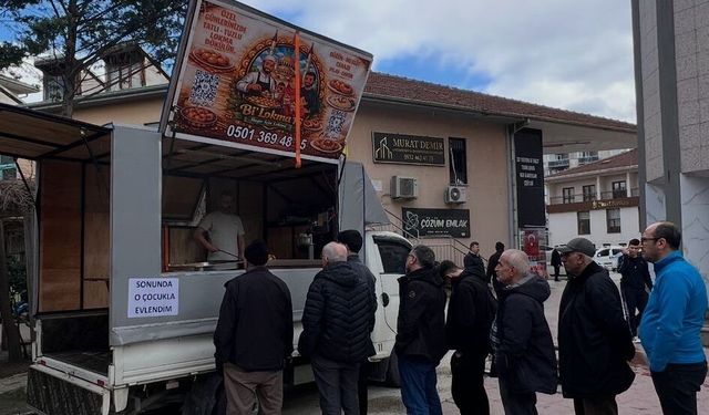 ‘Sonunda o çocukla evlendim' diyerek lokma dağıttırdı