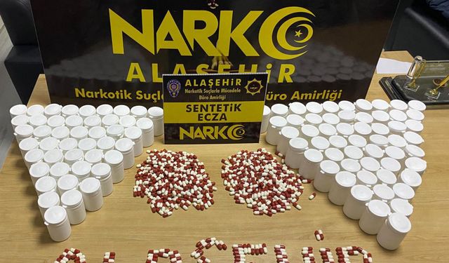 Şüpheyle durdurulan otomobilde 5 bin 564 sentetik hap ele geçirildi: 2 tutuklama