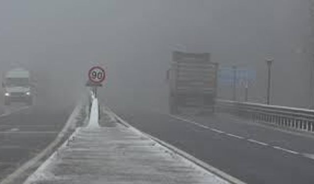 Bolu Dağı'nda sis etkisini gösterdi