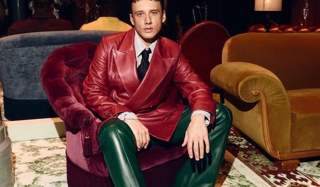 Şarkıcı Edis'e Yakalama Kararı!