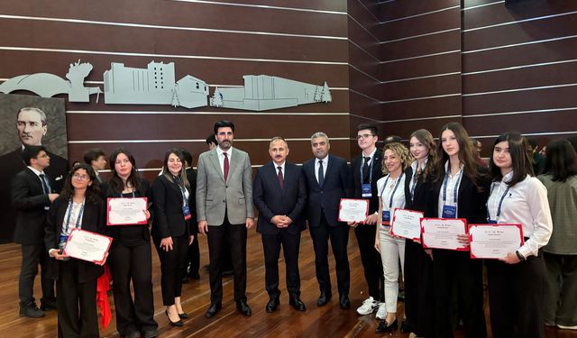 Hacı Ömer Tarman Anadolu Lisesi’nden TÜBİTAK Bölge Finali’nde Çifte Başarı