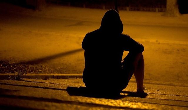 Yalnızlık sadece ruh halini değil beyni de değiştiriyor