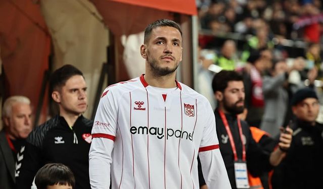 Sivasspor'un yıldız futbolcusu trafik kazası geçirdi: Durumu nasıl?