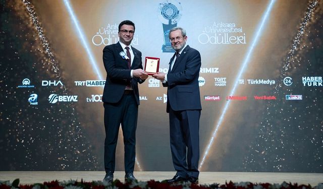 Ankara Üniversitesi’nde bilim ve başarı ödüllendirildi