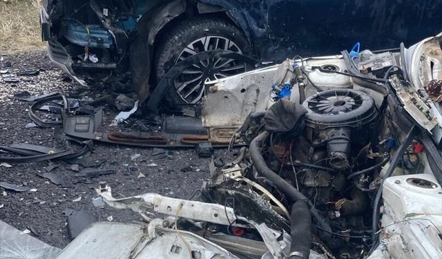 Nevşehir'de iki otomobil çarpıştı