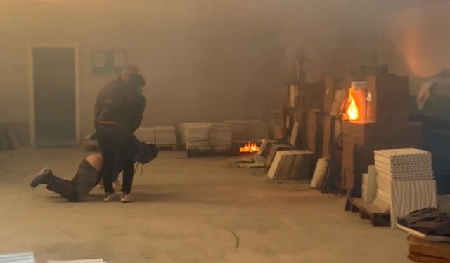 Antalya'da iş yerini ateşe verdi