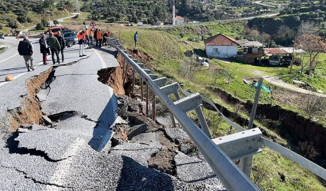 Aydın'da toprak kayması
