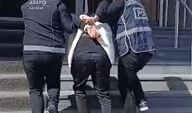 Cinsel İstismar Hükümlüsü Halıların Arasında Çıktı