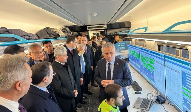 "Demiryolu ağımızı 2053 yılına kadar, 28 bin 590 kilometreye yükseltmeyi planladık"