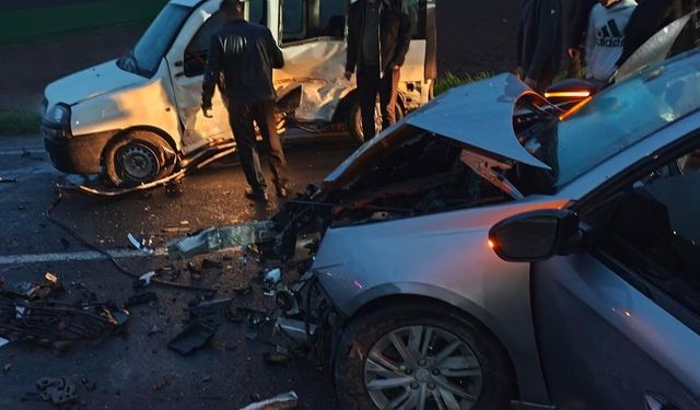 Diyarbakır'da feci otomobil kazası