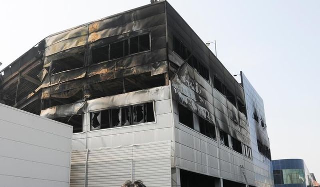 Güney Kore'de fabrikada yangın!