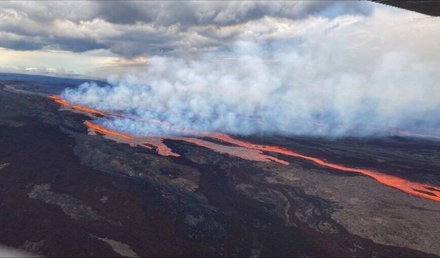 Hawaii'deki Kilauea Yanardağı yeniden patladı