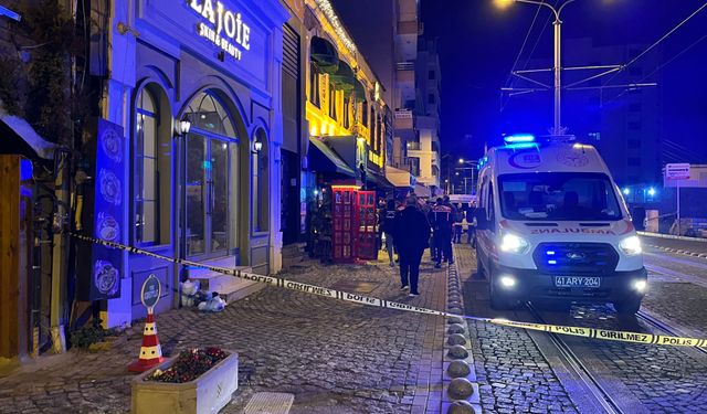 İzmit'te eğlence mekanına silahlı saldırı düzenlendi; 2 ölü, 3 yaralı