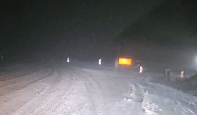 Kar yağışı İnegöl-Domaniç kara yolunda ulaşımda aksamalar yaşattı