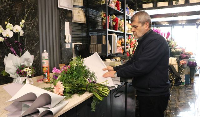 Kayseri'de çiçekçilerde 8 Mart mesaisi başladı