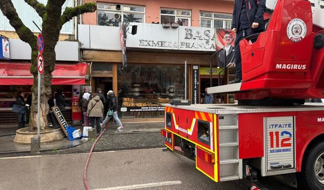 Kocaeli'de Fırın Bacası Tutuştu