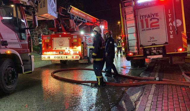 Kocaeli'de Korkutan Yangın