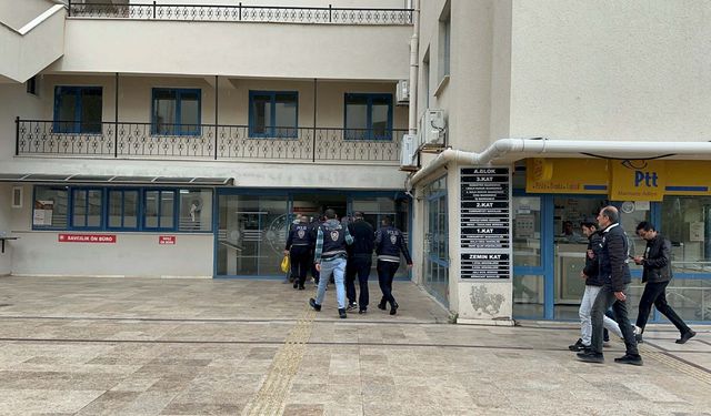 Marmaris'te turistleri dolandıran kart dolandırıcıları tutuklandı