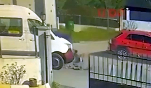 Minibüs ile motosiklet çarpıştı