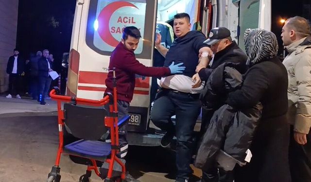 Müşteriler arasında bıçaklı kavga çıktı