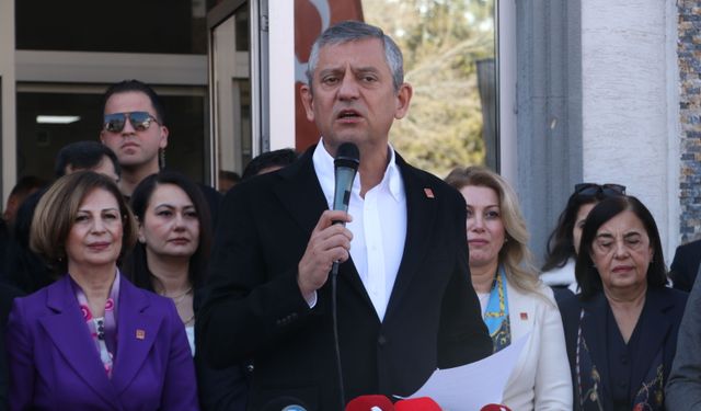 Özgür Özel: “Emeklinin ve emekçinin yüzü gülerse esnafın derdi kalmaz”