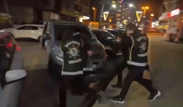 Pendik'te silah ticaretine operasyon: 2 yakalama