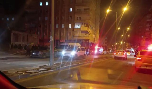 Zeminde kayma olduğu iddiası üzerine 8 katlı bina tahliye edildi