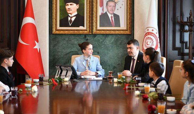 Ankara'nın Vali Koltuğu 5. Sınıf Öğrencisi Serra'ya Emanet
