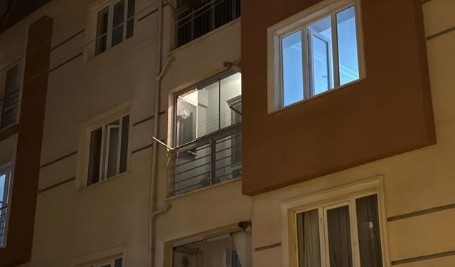 Evinde ölü bulundu