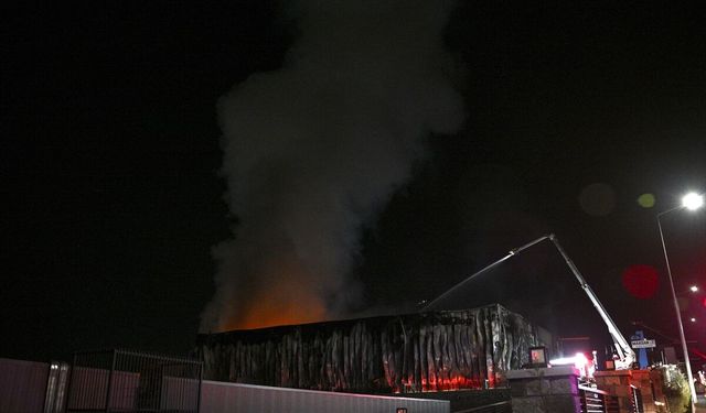 Sincan'da ilaç fabrikasını alevler sardı!