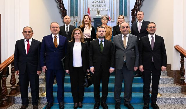 "12'nci Yargı Paketi'ndeki düzenlemelerle yargıyı el birliğiyle daha da hızlandıracağız"