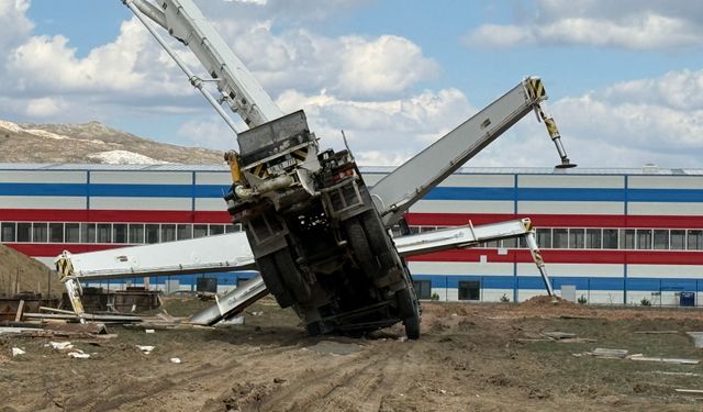 Beton kalıbına düşen inşaat işçisi hayatını kaybetti