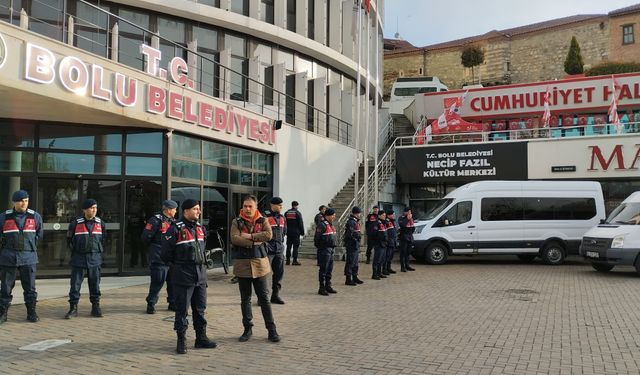 Bolu Belediyesi'nde arama yapıldı
