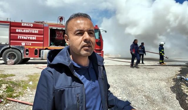 Gübre yüklü TIR'ın dorsesi alev aldı