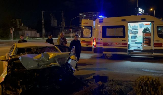 Kayseri'de otomobiller çarpıştı: 4 yaralı