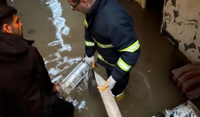 Mardin'de sağanak hayatı olumsuz etkiledi