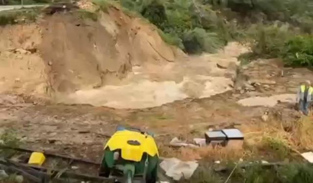 Mersin'de sağanak hayatı olumsuz etkiledi