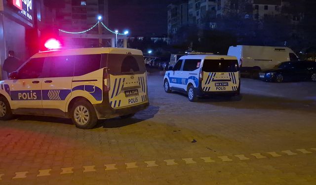 Tartıştığı arkadaşını silahla yaraladı