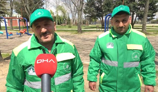 Temizlik görevlilerinin 'tahterevalli' eğlencesi