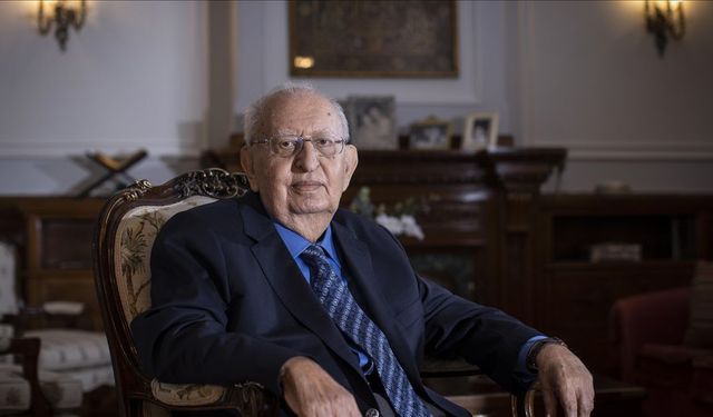 Hüsamettin Cindoruk hayatını kaybetti!