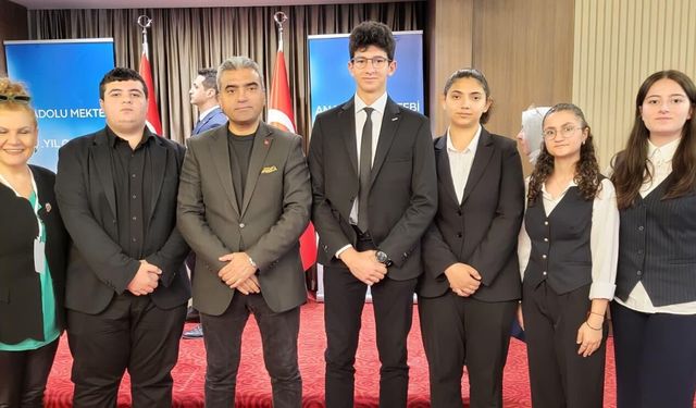Ankara’da "Kimlik İnşa Eden" Buluşma: Anadolu Mektebi 15. Yılını Çalıştayla Taçlandı!